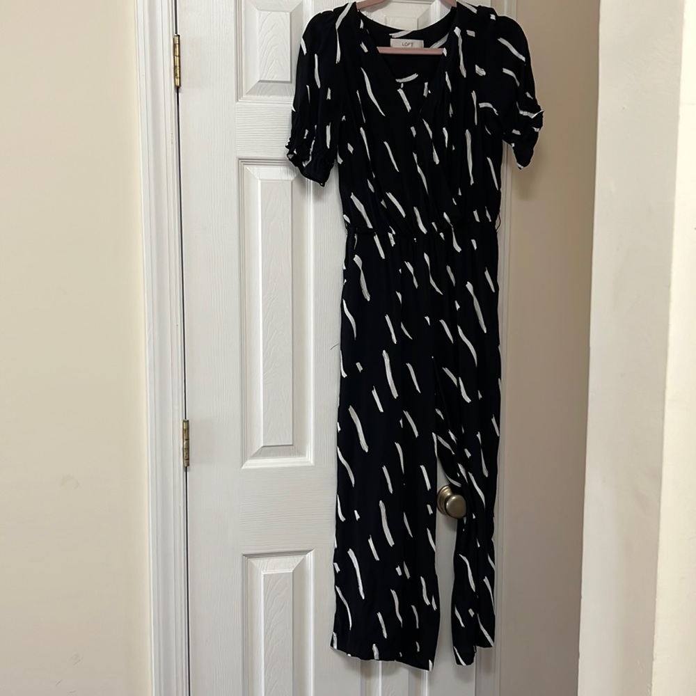 LOFT  jumpsuit XS snap closure on top front $12 soft flowy 4 good fit